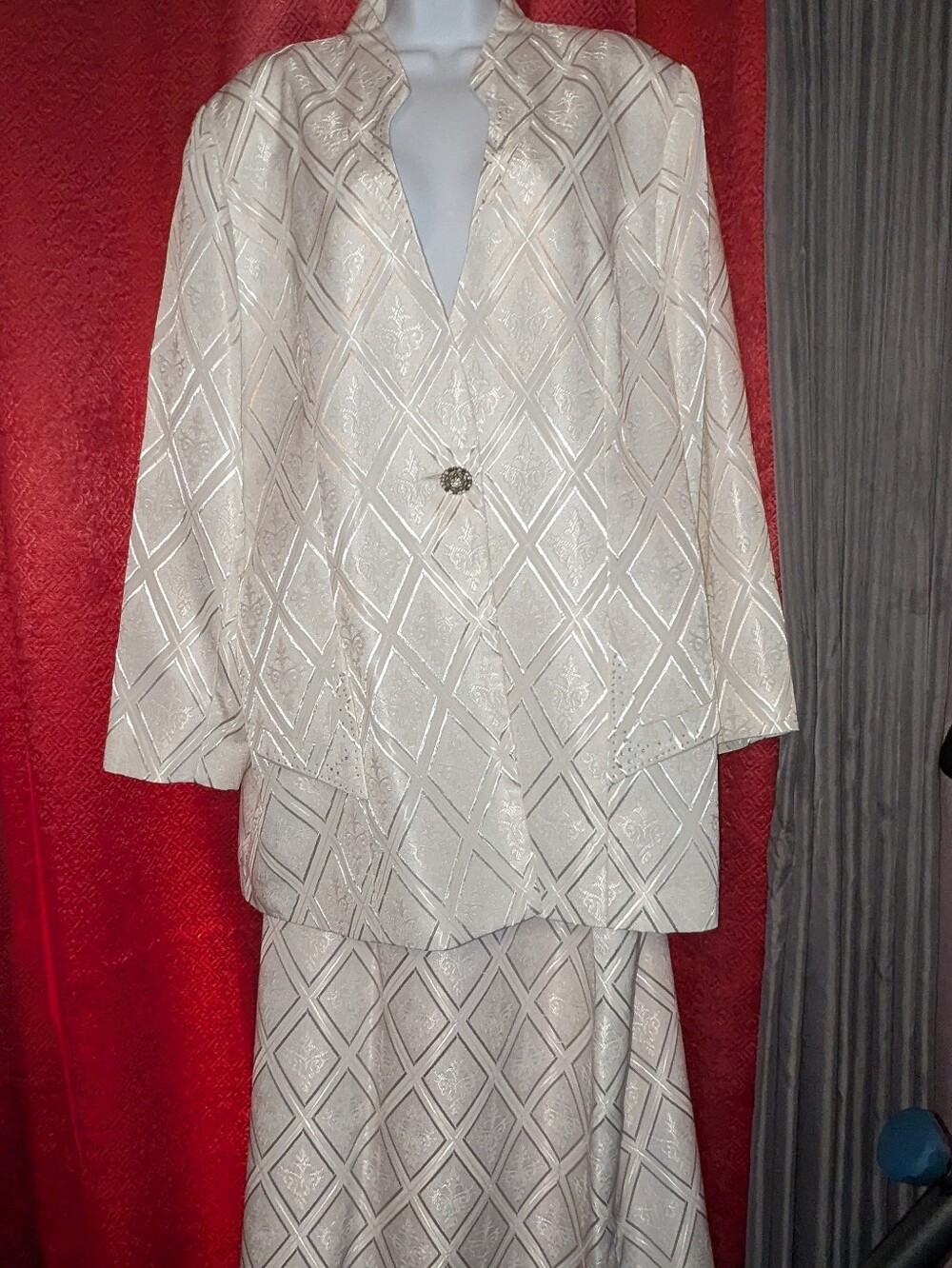 Women's White Diamond-Pattern Skirt Suit